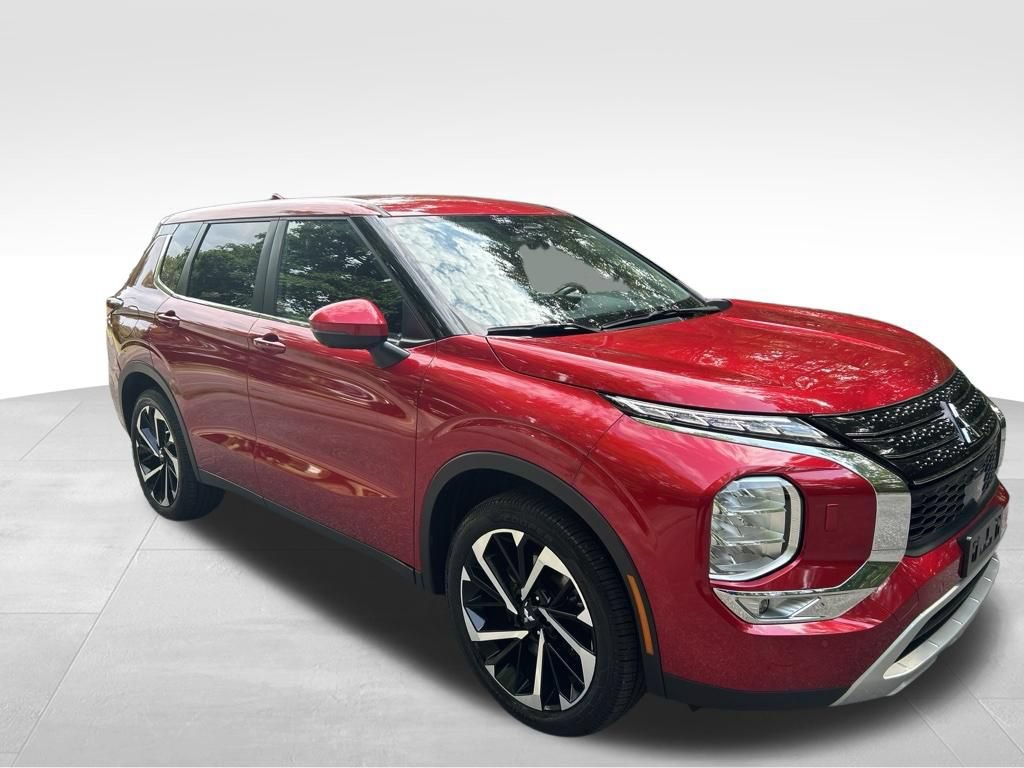 Used 2024 Mitsubishi Outlander AWD image 7