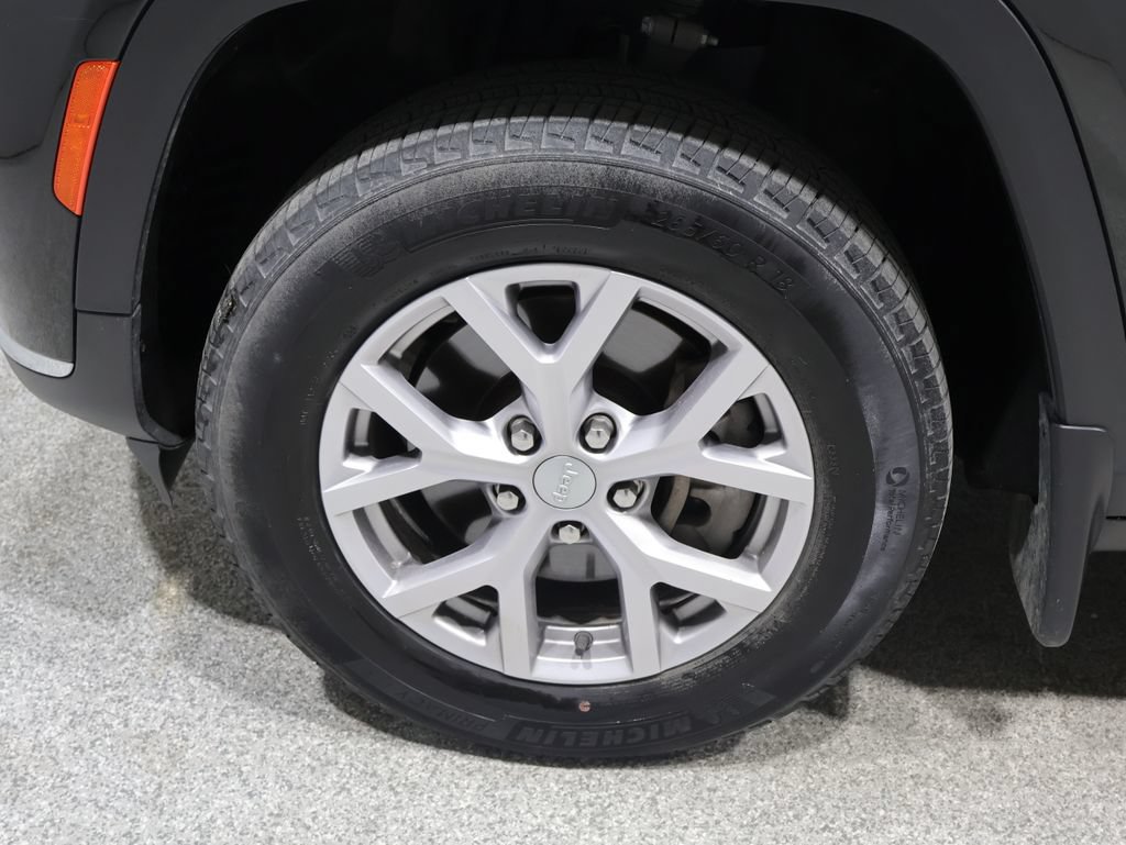 Used 2022 Jeep Grand Cherokee L Limited AWD/4WD image 8