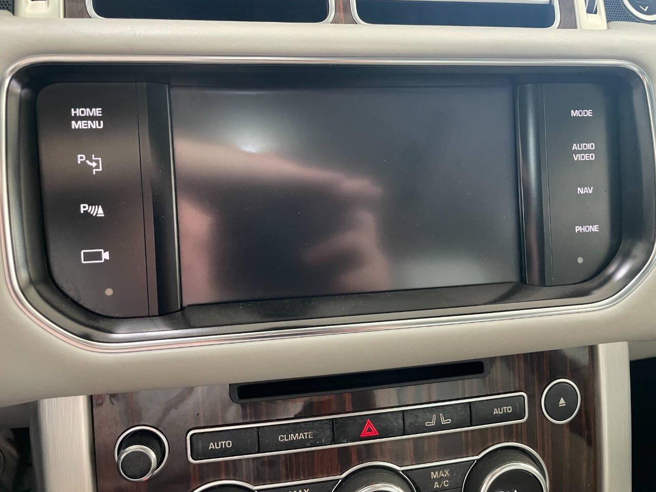 Used 2015 Land Rover Range Rover HSE image 34