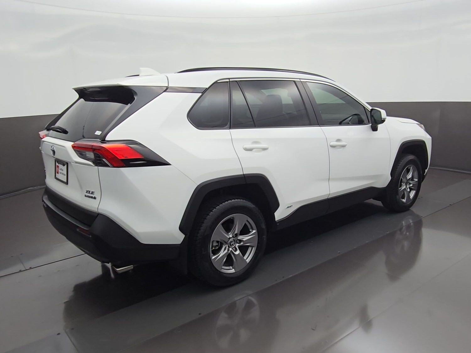 Used 2024 Toyota RAV4 XLE AWD/4WD image 10