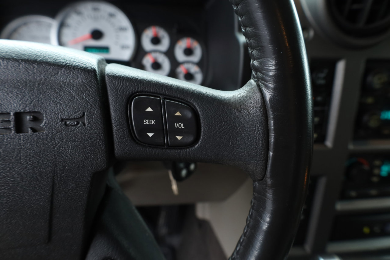 Used 2003 HUMMER H2 w/ Preferred Equipment Group image 41