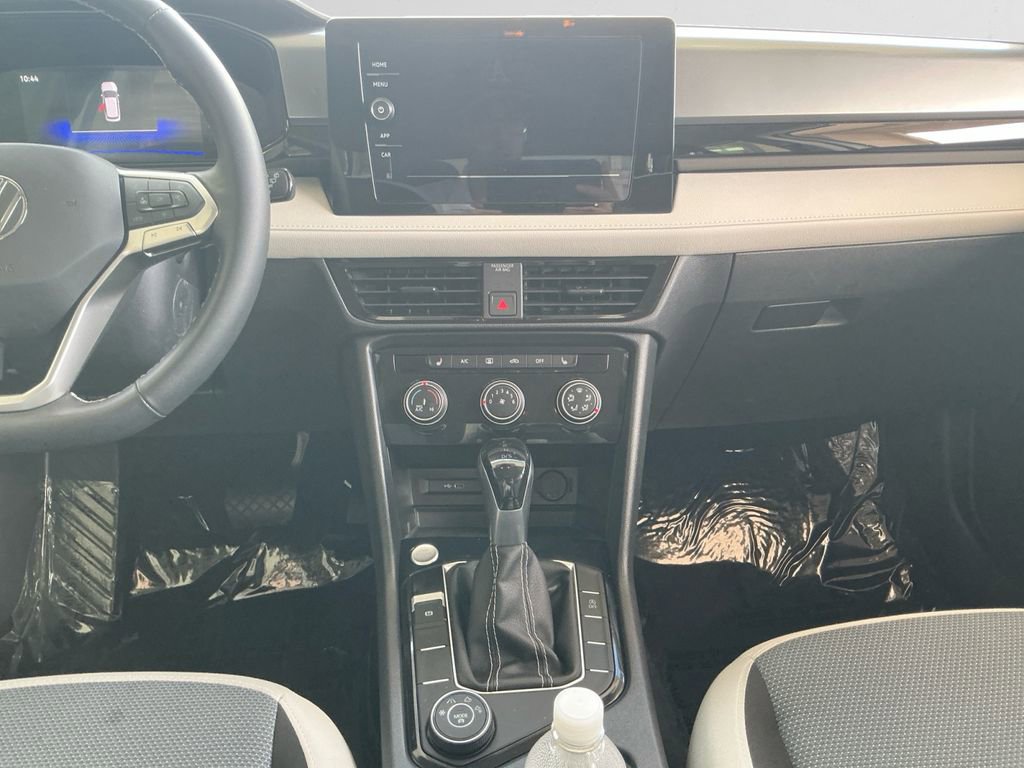 Certified 2025 Volkswagen Taos S image 11