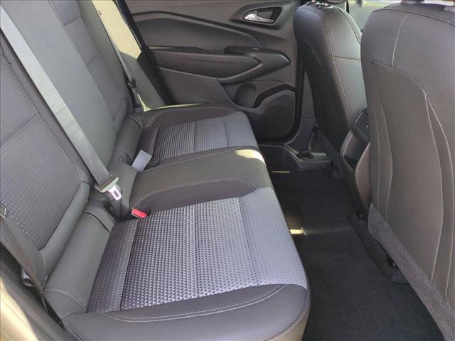 Certified 2024 Chevrolet Trax LT w/ Sunroof Package FWD image 27