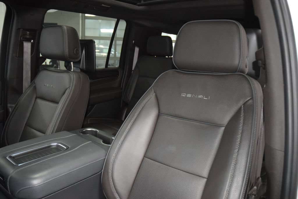 Used 2023 GMC Yukon XL Denali w/ Denali Reserve Package AWD/4WD image 43