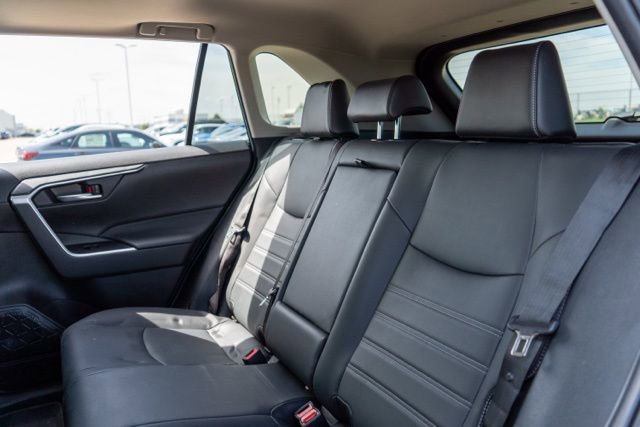 Used 2021 Toyota RAV4 XLE Premium AWD/4WD image 15