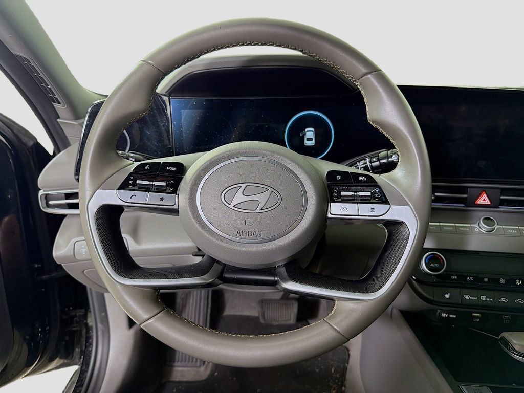 Used 2024 Hyundai Elantra SEL w/ Convenience Package FWD image 11