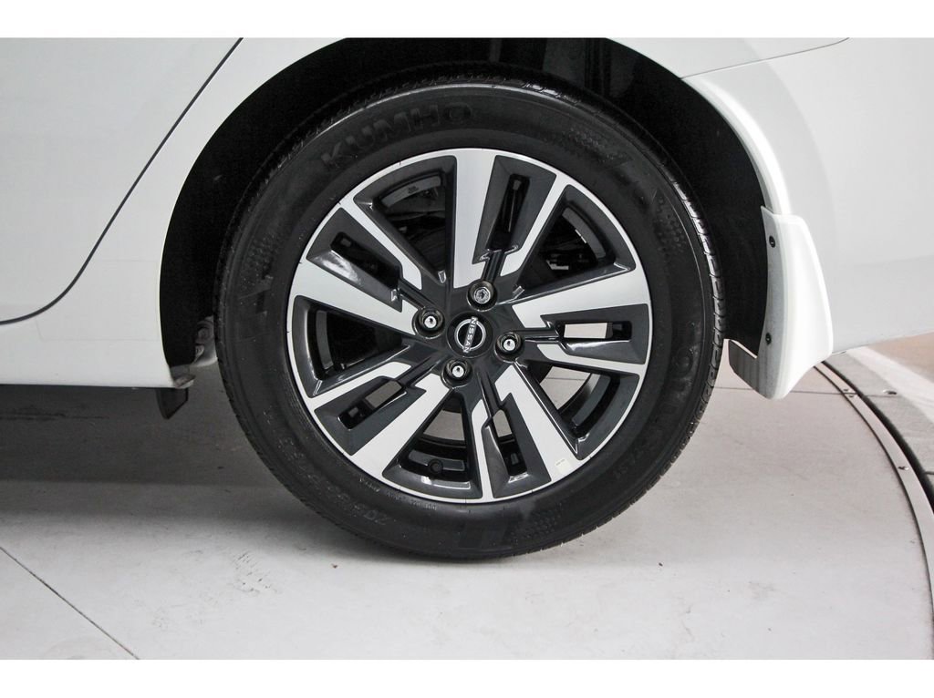 Used 2025 Nissan Versa SV w/ Trunk Package image 26