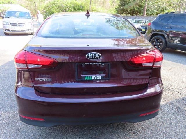 Used 2017 Kia Forte LX image 7