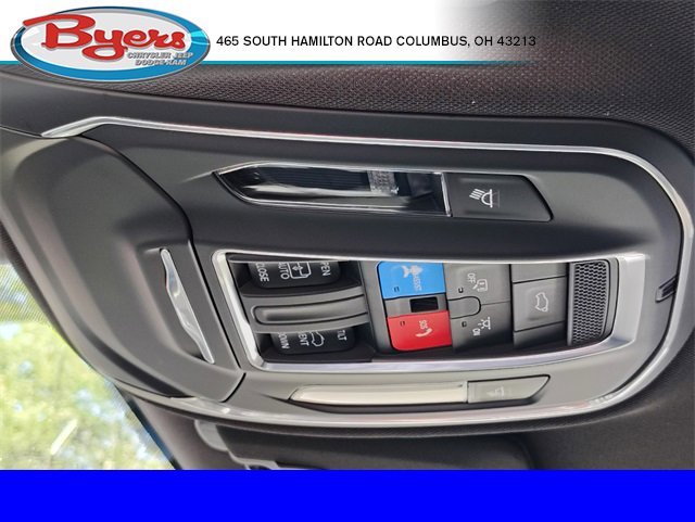 New 2025 Jeep Grand Cherokee Altitude image 28