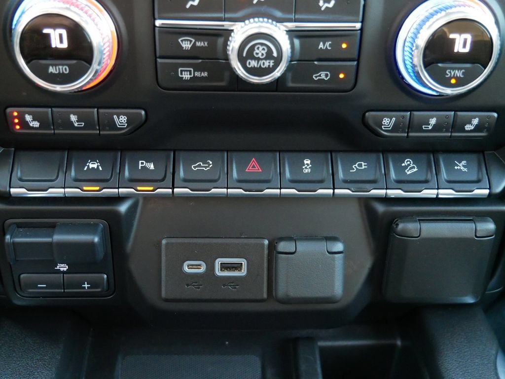 Used 2022 GMC Sierra 1500 Denali w/ Denali Premium Package AWD/4WD image 22