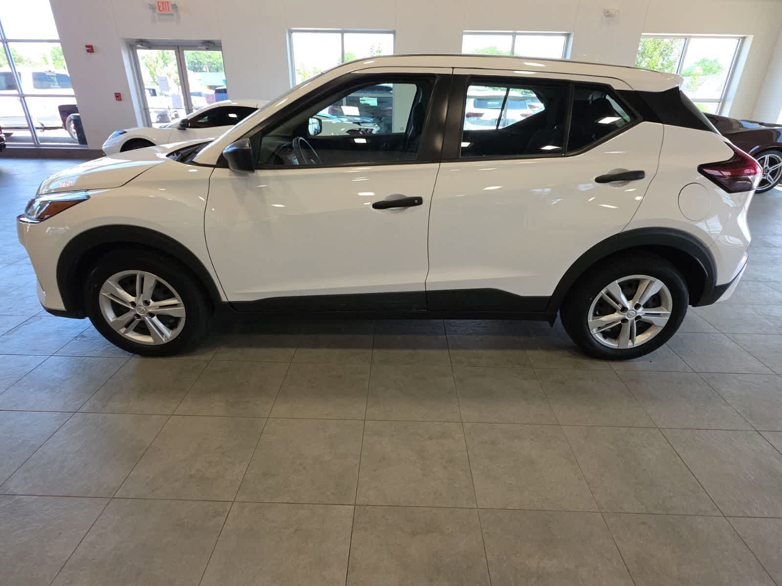 Used 2022 Nissan Kicks S FWD image 12