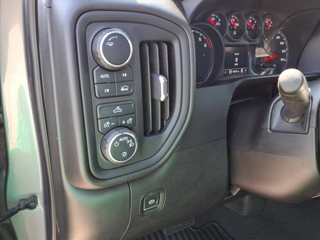 Used 2021 Chevrolet Silverado 1500 Custom AWD/4WD image 21