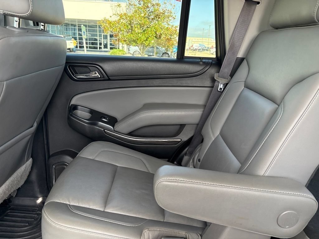 Used 2017 Chevrolet Tahoe LT w/ Luxury Package AWD/4WD image 12