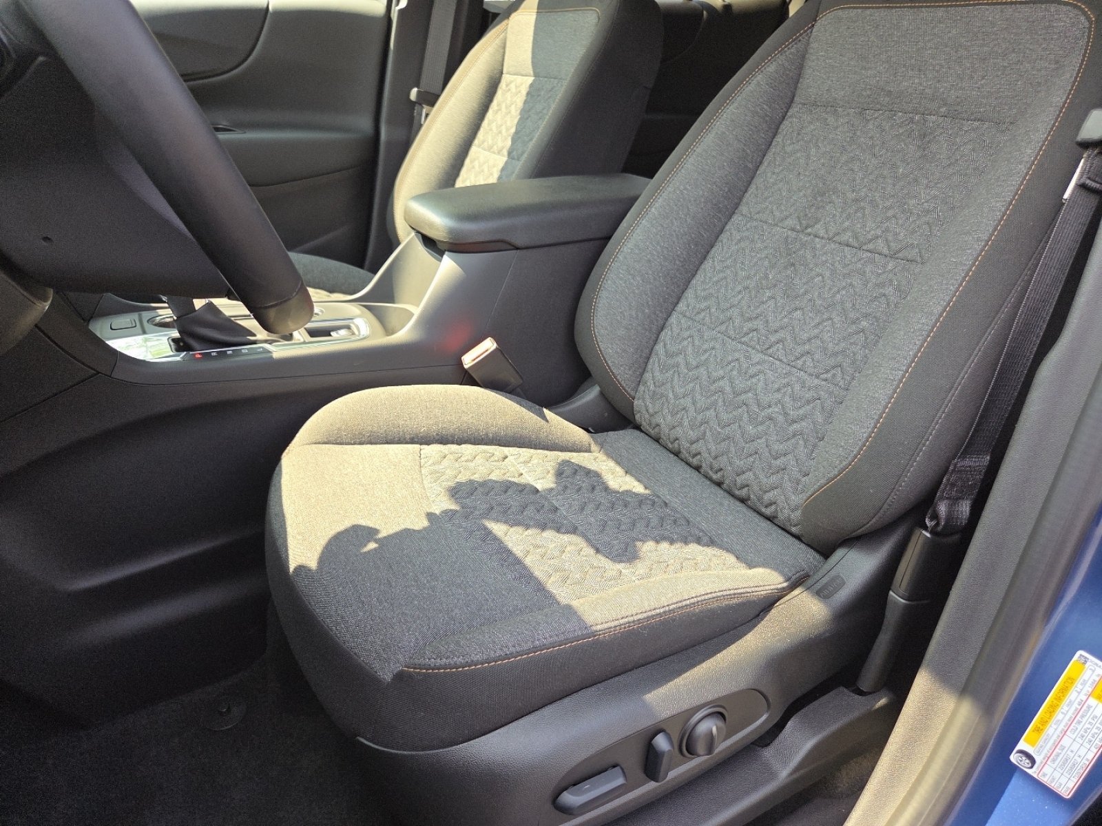 Used 2024 Chevrolet Equinox LT w/ LPO, Floor Liner Package FWD image 27