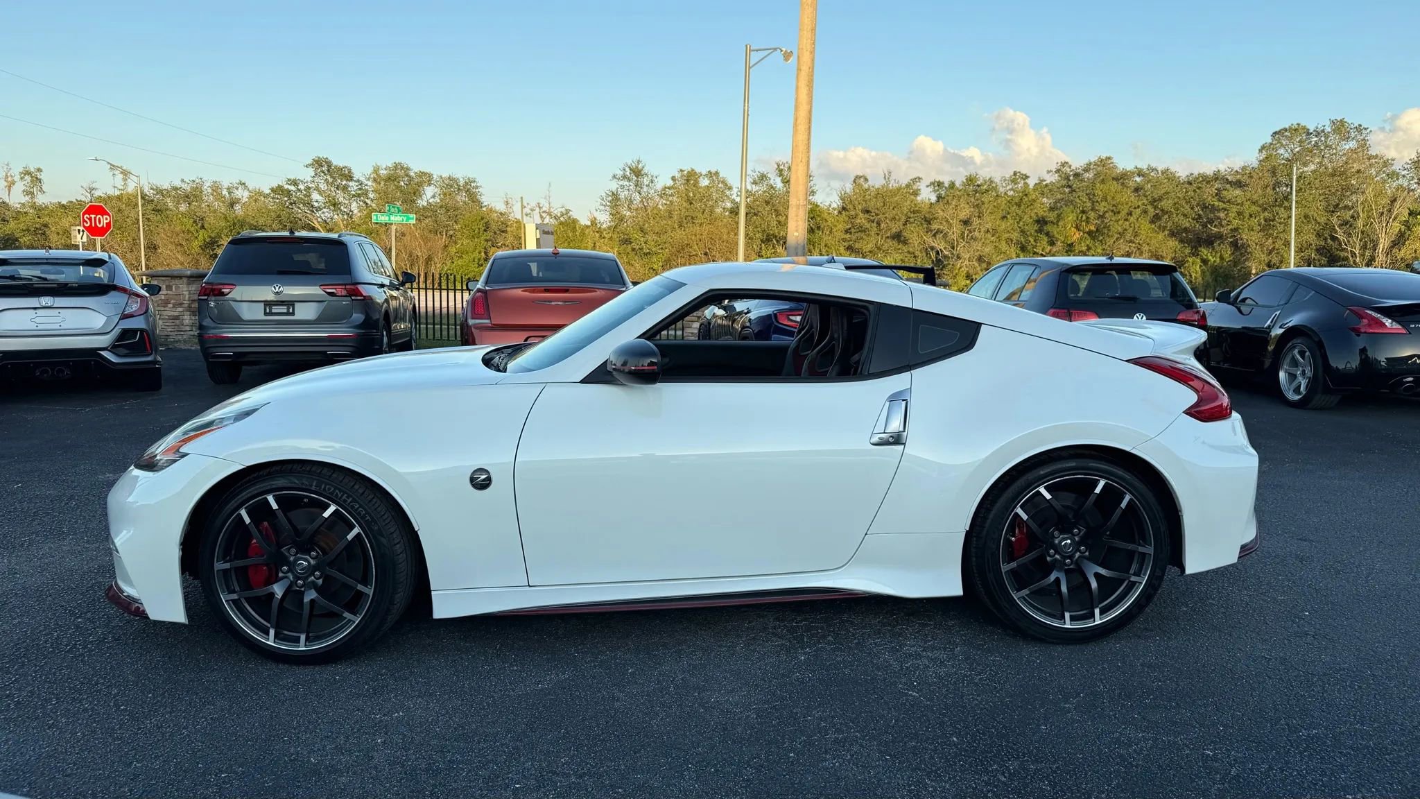 Used 2016 Nissan 370Z NISMO image 7
