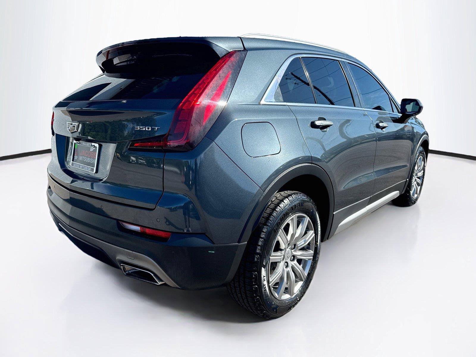 Used 2020 Cadillac XT4 Premium Luxury w/ Driver Awareness Package FWD image 5