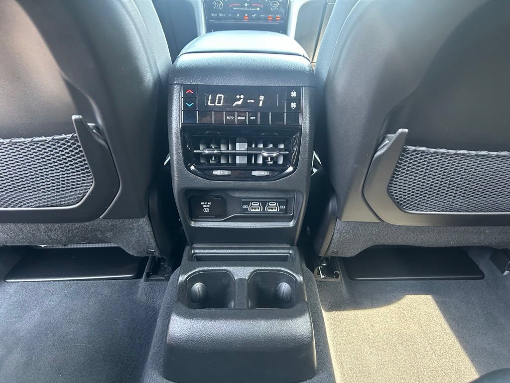 Used 2023 Jeep Grand Cherokee L Laredo AWD/4WD image 31