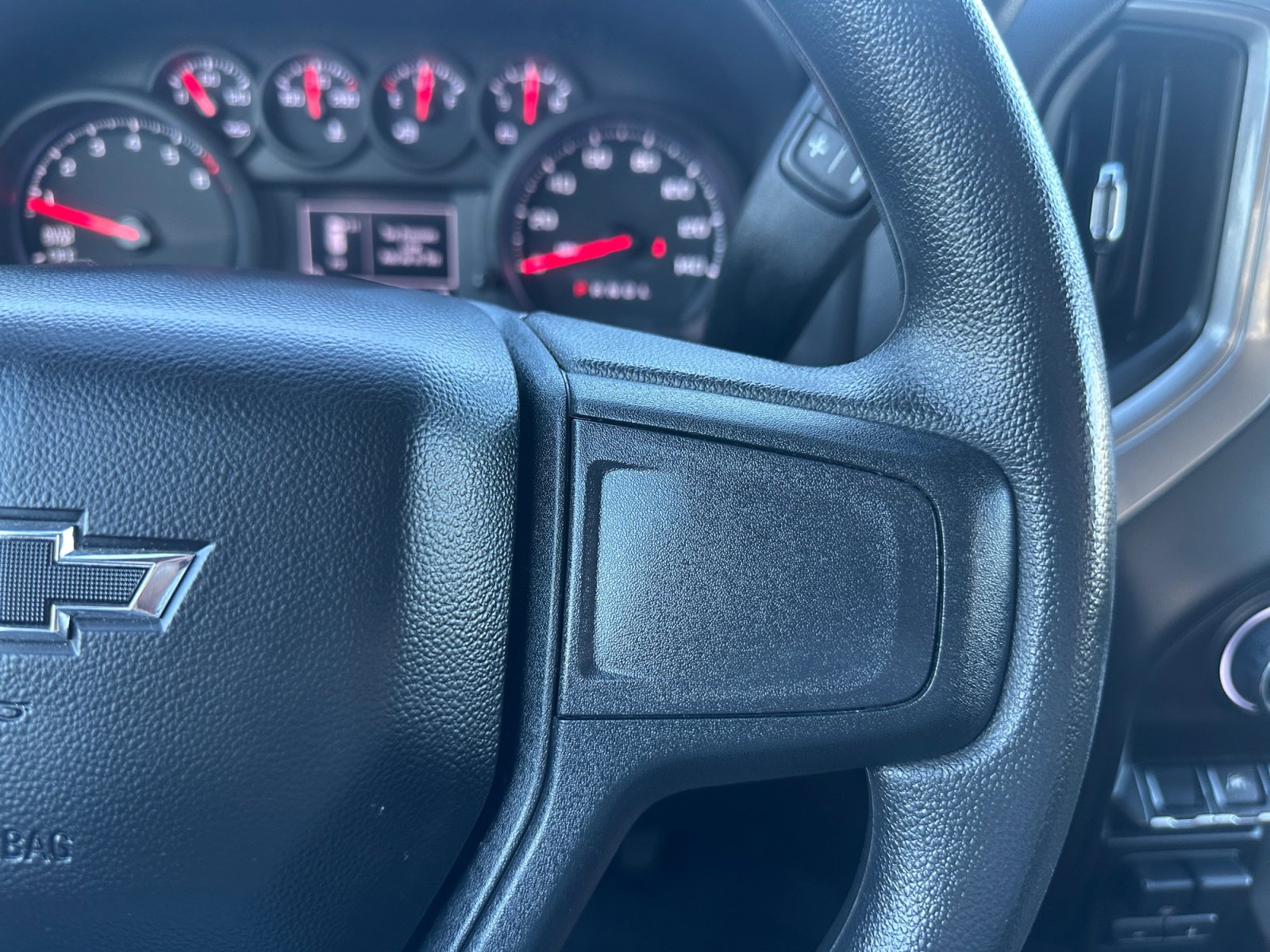 Used 2025 Chevrolet Silverado 1500 Custom Trail Boss w/ Dark Appearance Package image 20