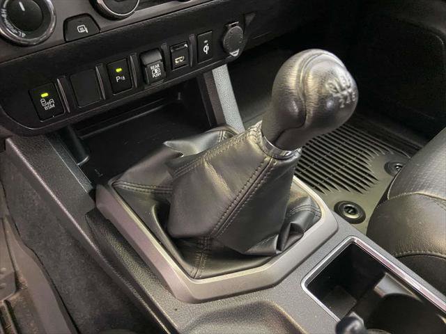 Certified 2022 Toyota Tacoma TRD Off-Road w/ TRD Premium Off Road Package image 24