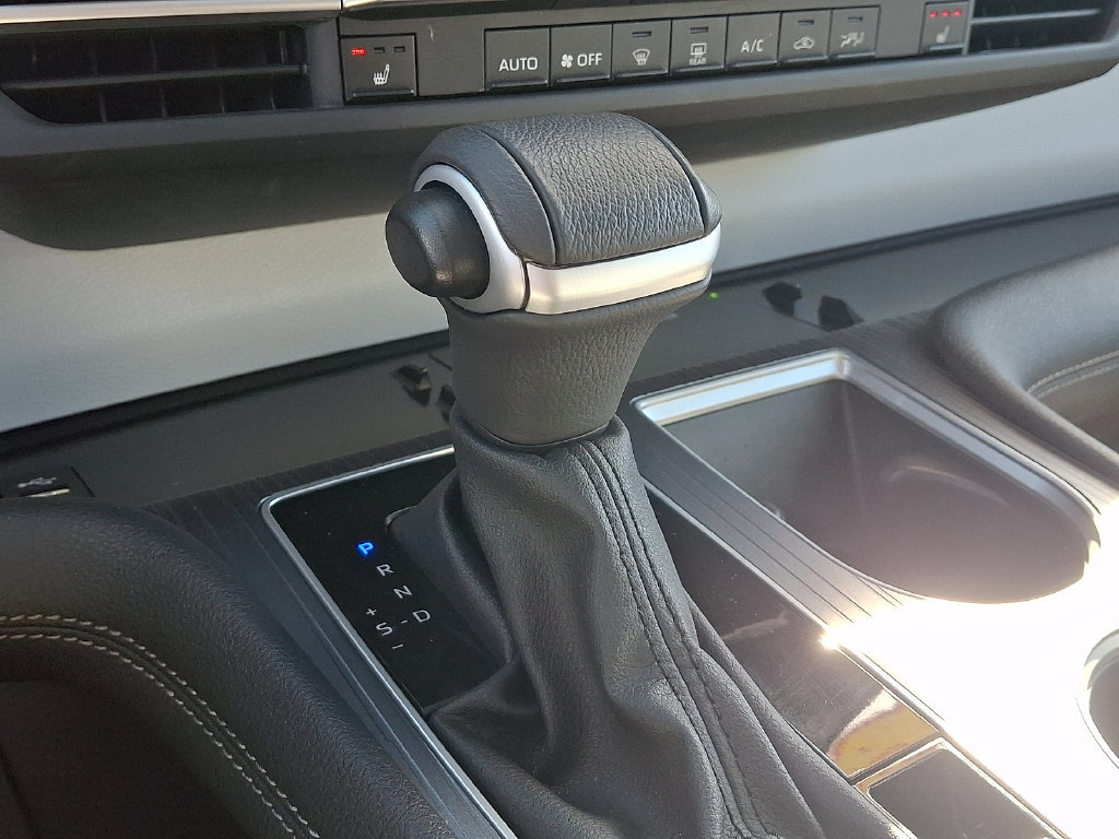 Certified 2025 Toyota Sienna XLE FWD image 20