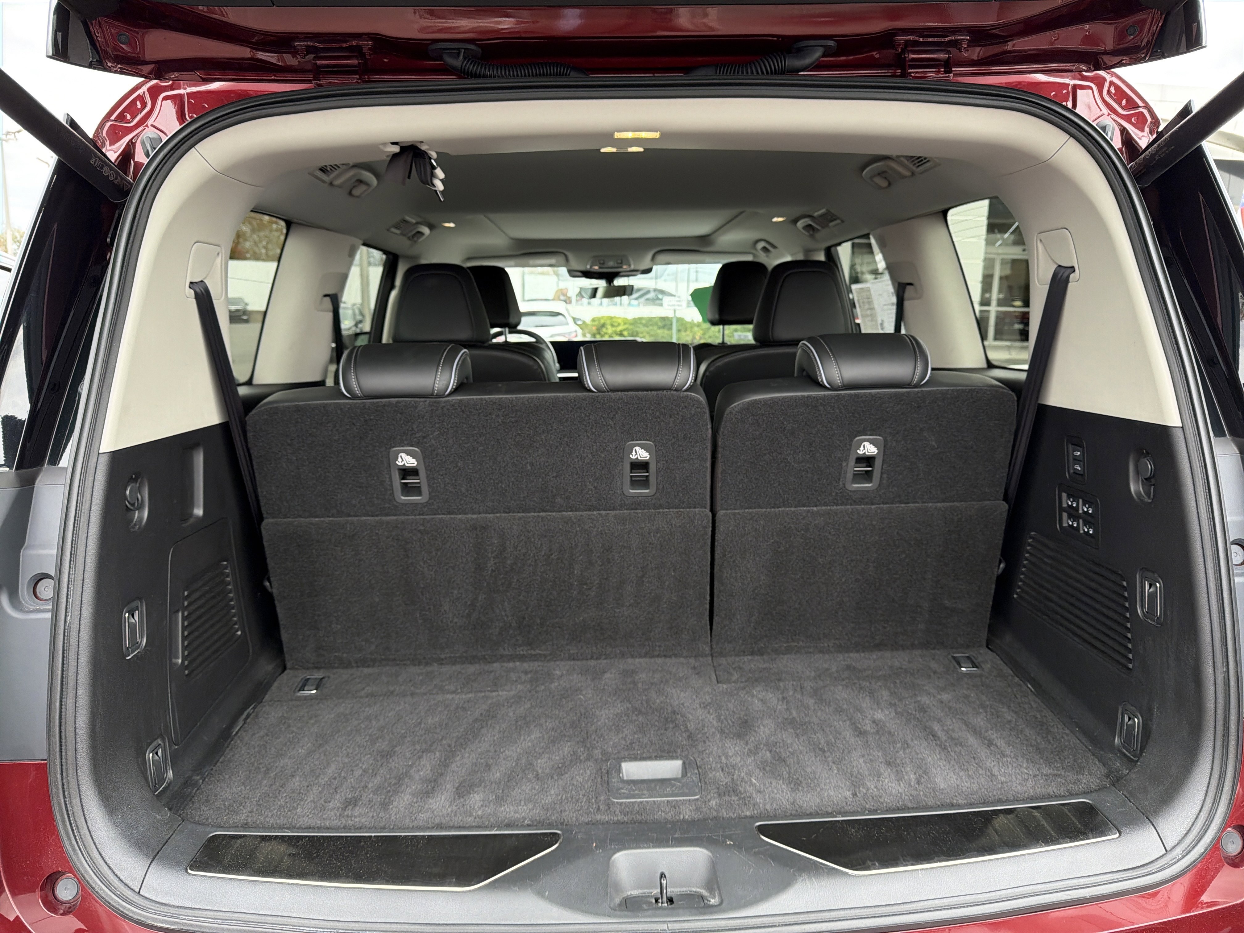 Used 2025 INFINITI QX80 Luxe image 29