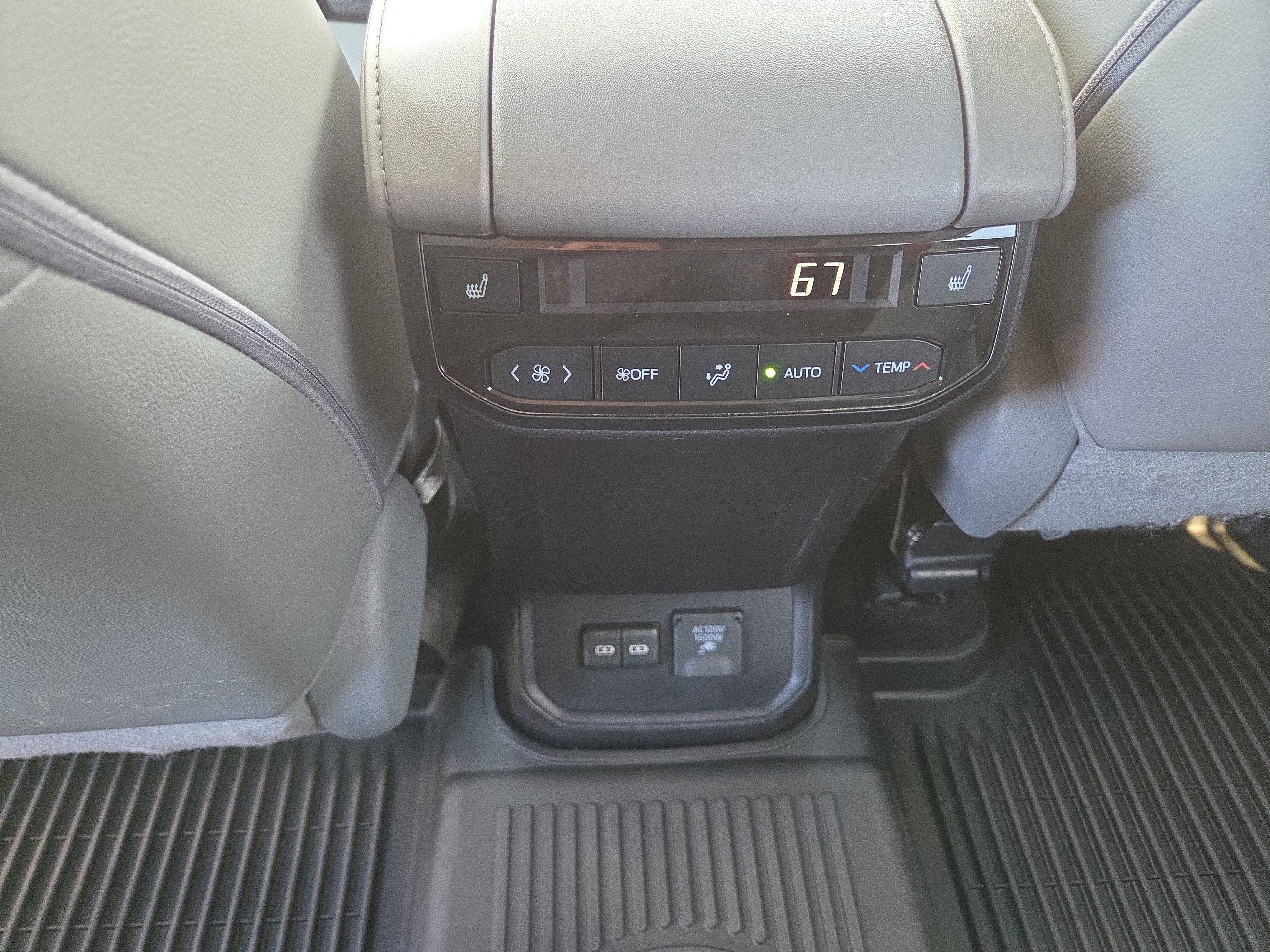 Used 2023 Toyota Highlander Platinum AWD/4WD image 21