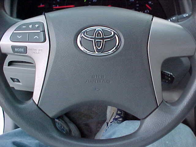 Used 2010 Toyota Camry LE image 24