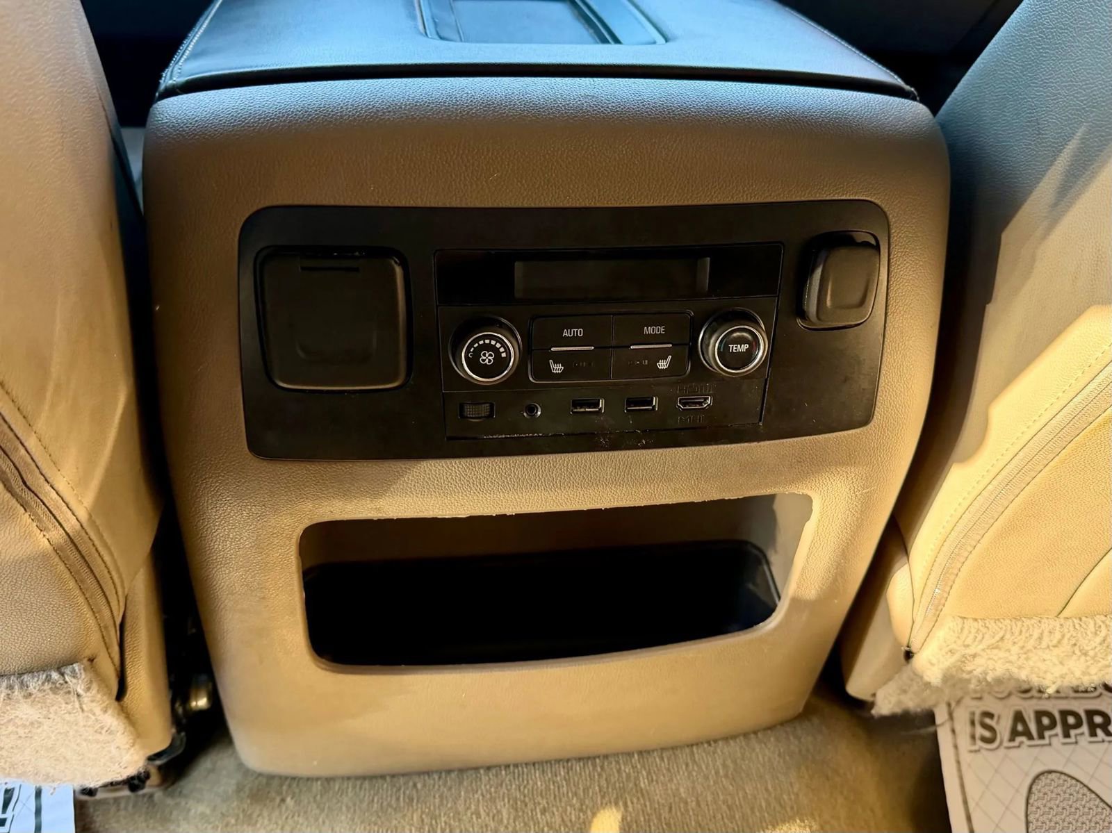 Used 2018 Chevrolet Suburban LT image 21