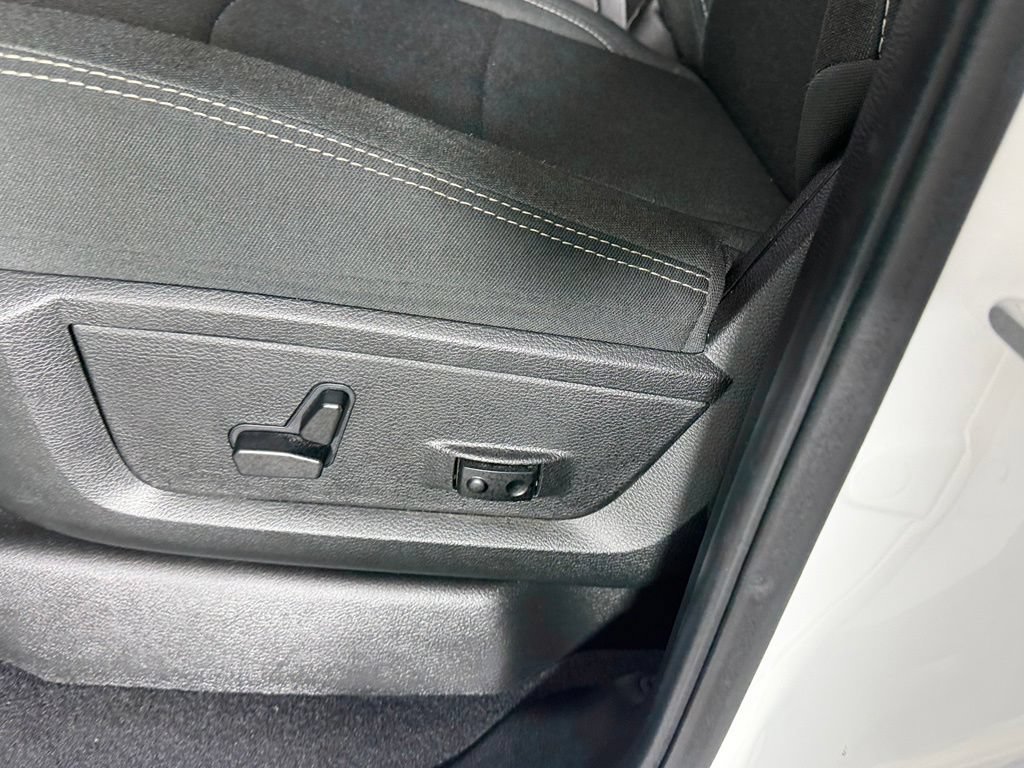 Certified 2025 RAM 2500 Big Horn AWD/4WD image 24