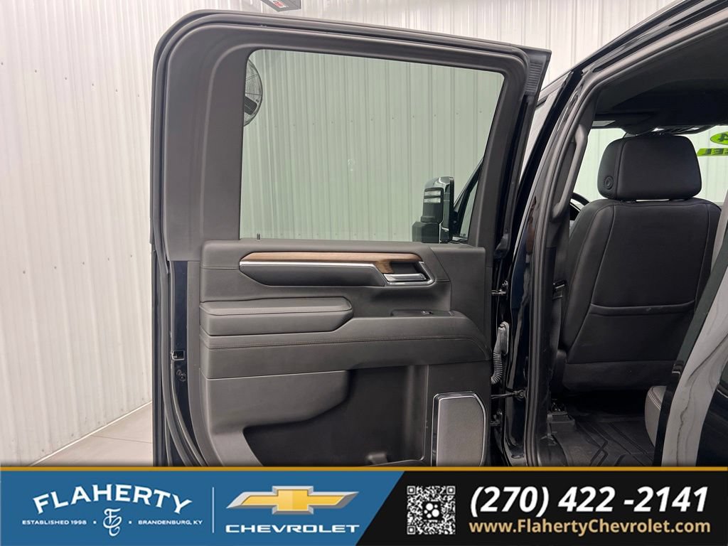 Used 2024 Chevrolet Silverado 3500 High Country AWD/4WD image 10