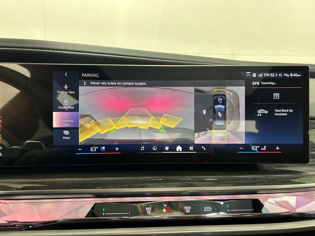Used 2026 BMW 750e xDrive w/ Premium Package AWD/4WD image 17