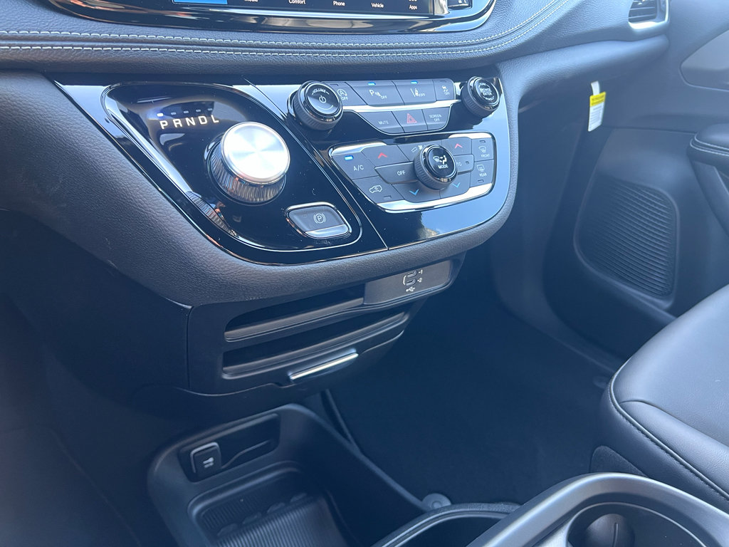 New 2026 Chrysler Pacifica Select FWD image 25