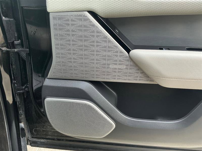 Used 2018 Land Rover Range Rover Velar R-Dynamic SE image 37