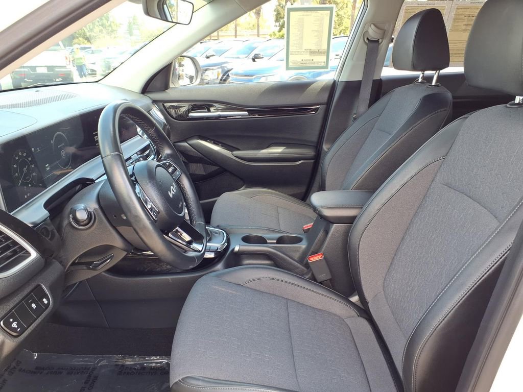 Certified 2024 Kia Seltos S FWD image 9