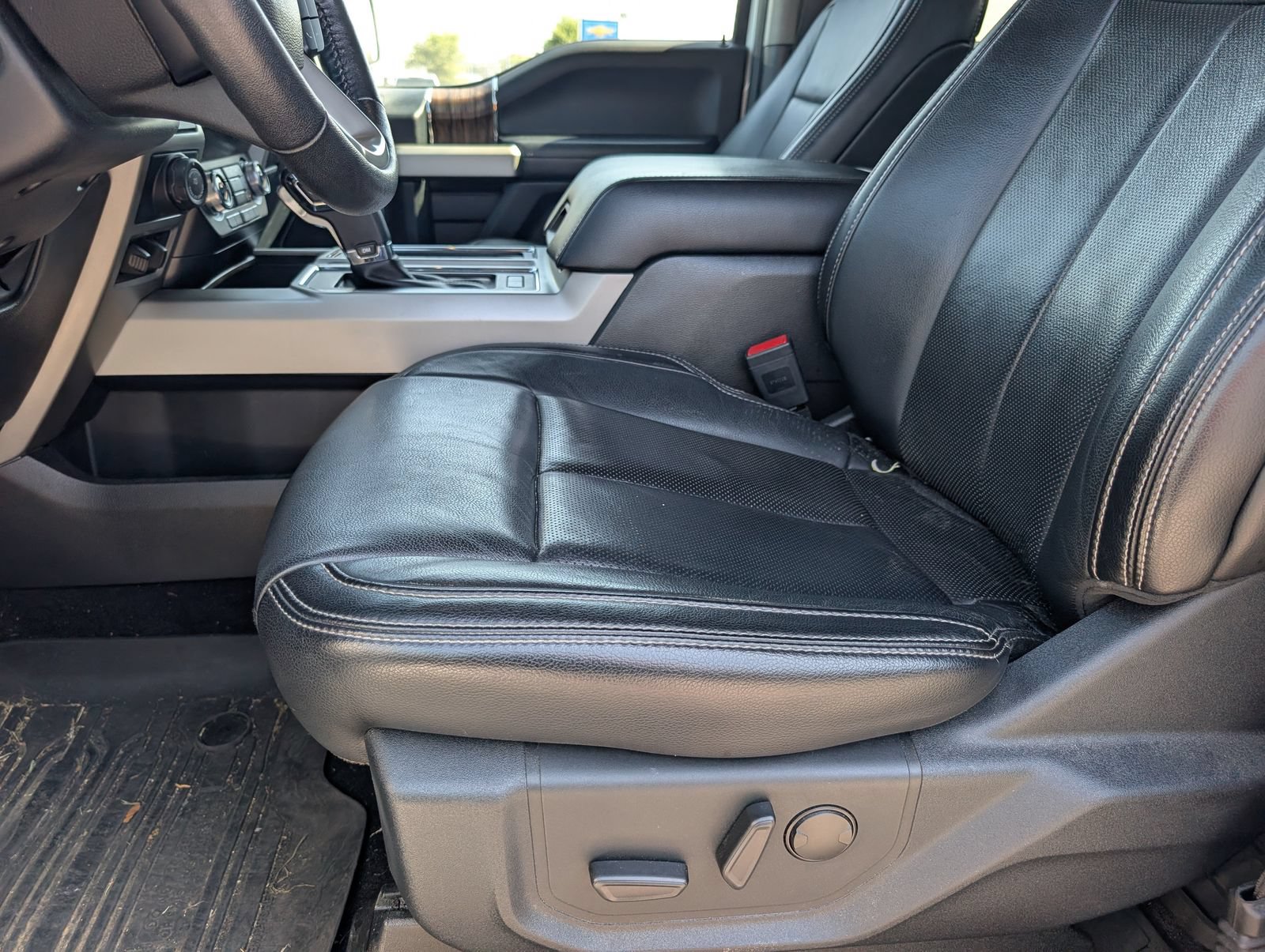 Used 2020 Ford F150 Lariat w/ Equipment Group 502A Luxury AWD/4WD image 7