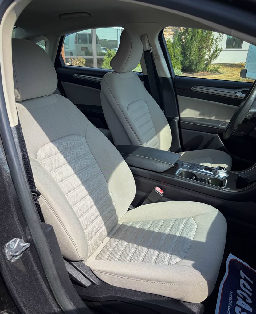 Used 2018 Ford Fusion S FWD image 22
