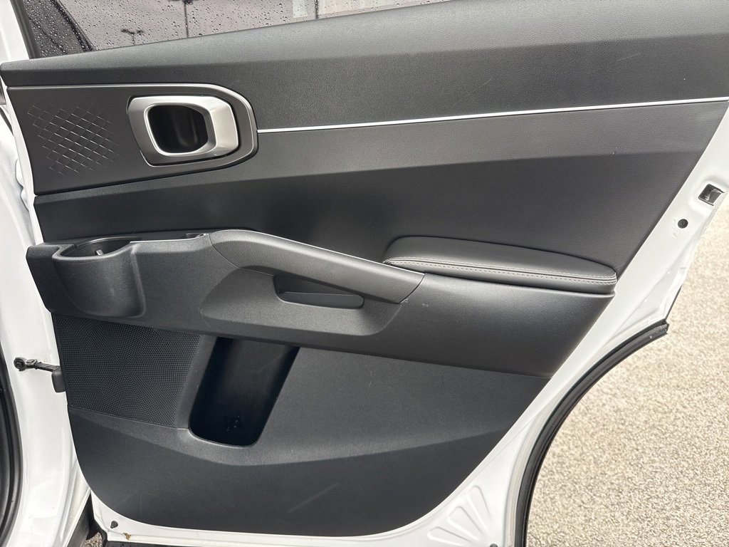 Used 2023 Kia Sorento LX image 20