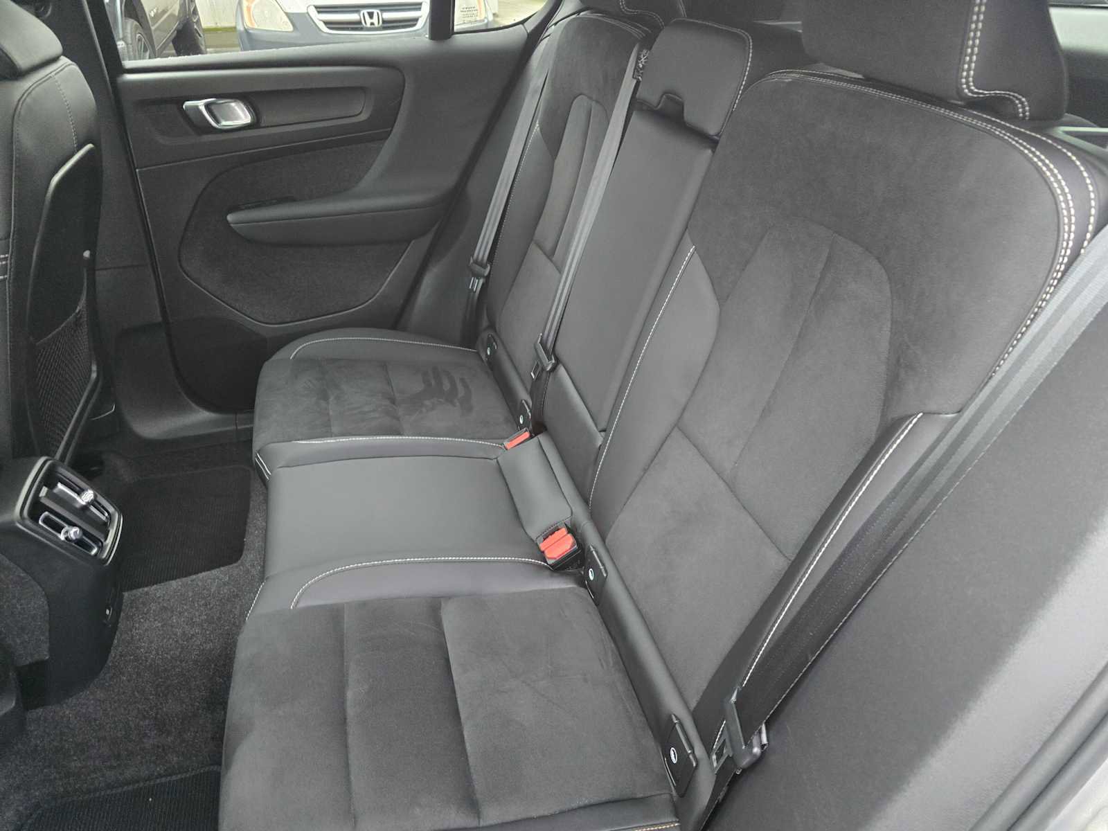 Certified 2023 Volvo C40 P8 Recharge Ultimate image 19