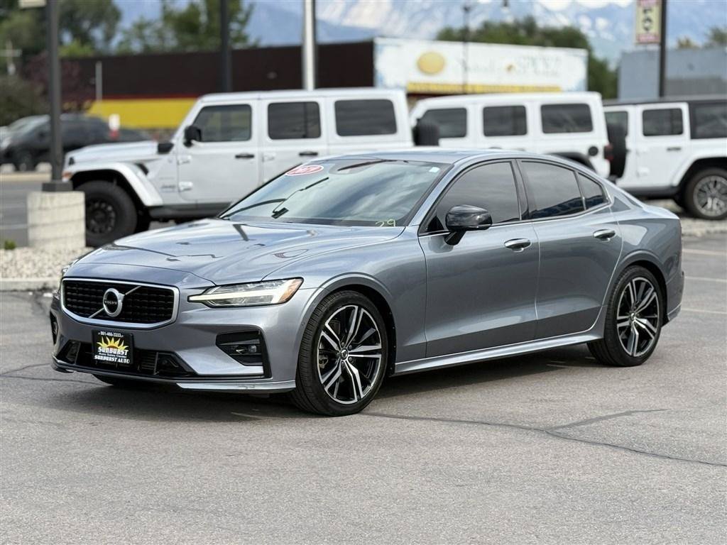 Used 2019 Volvo S60 T5 R-Design FWD image 3