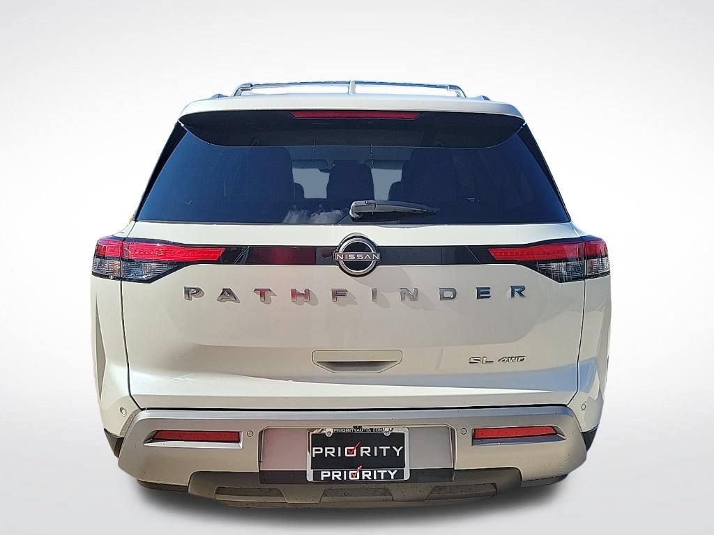 Used 2023 Nissan Pathfinder SL AWD/4WD image 4