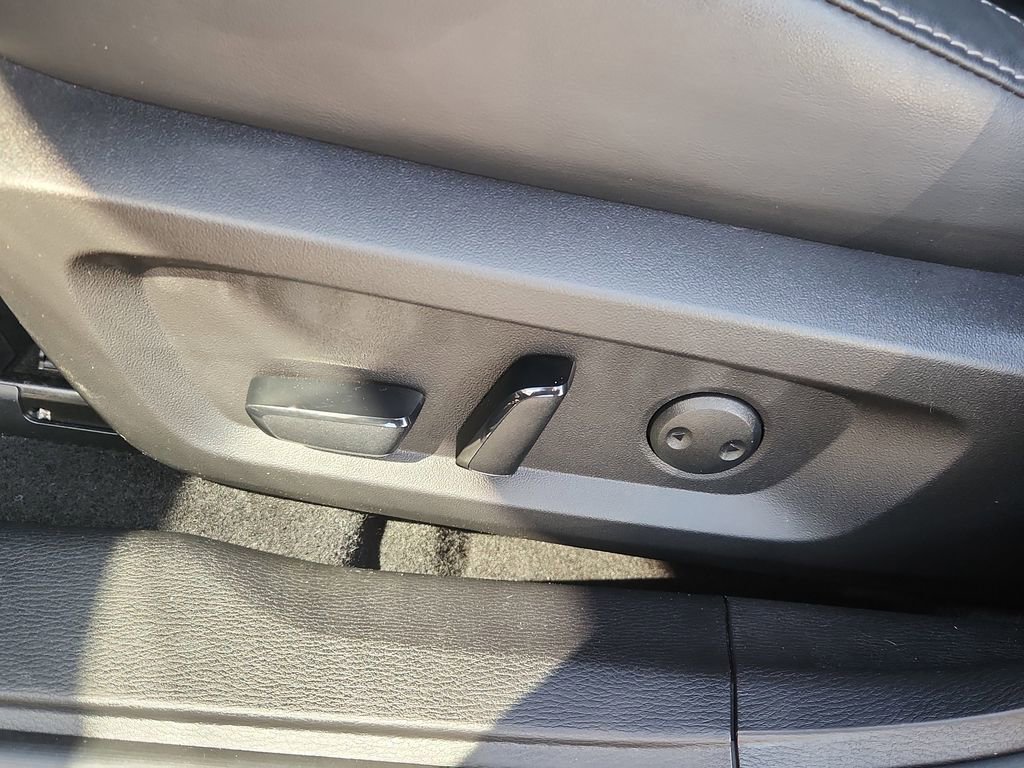 Used 2023 Mitsubishi Outlander SE image 8