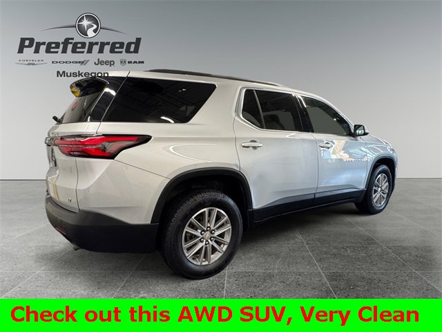 Used 2022 Chevrolet Traverse LT image 3
