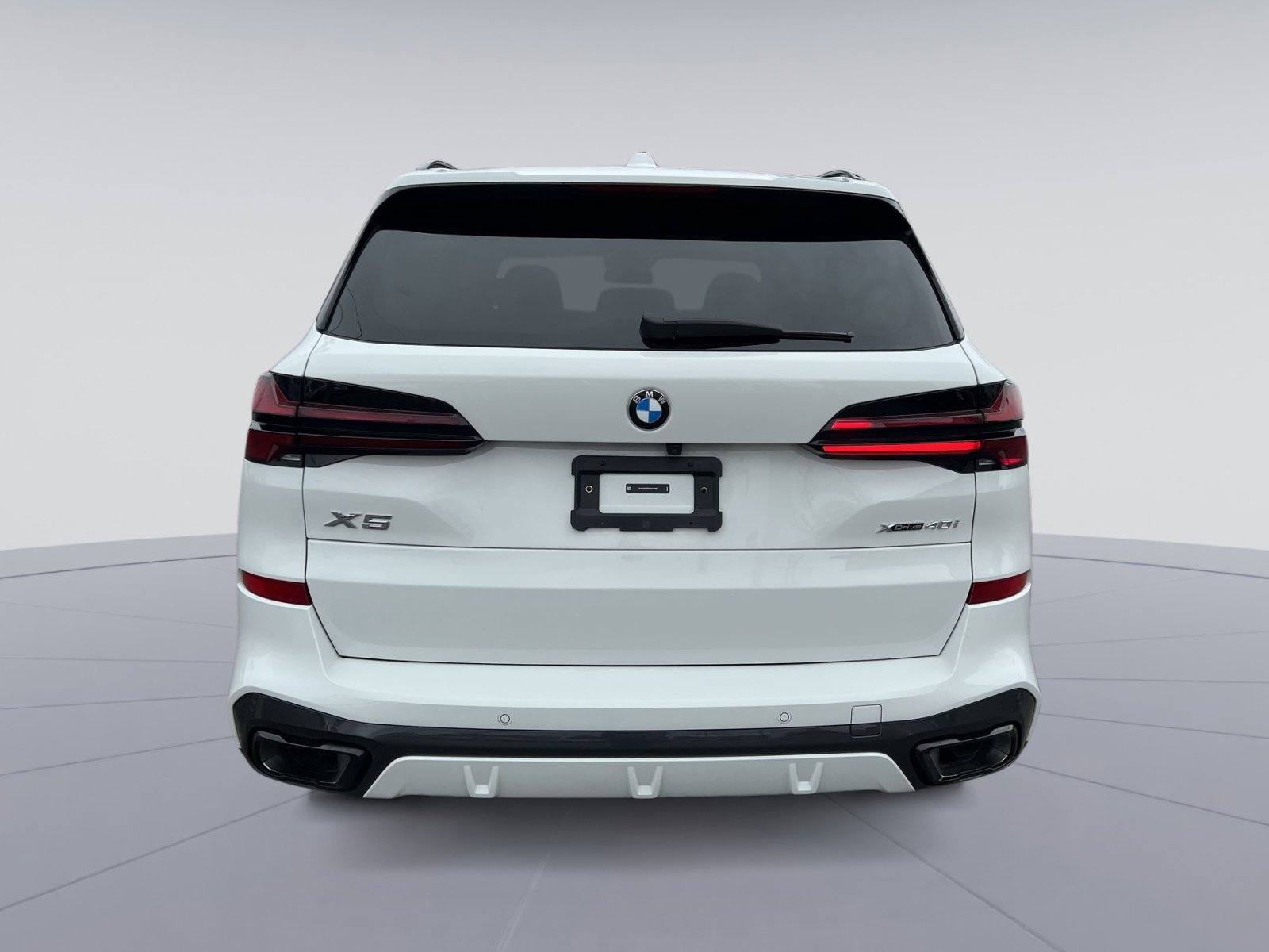 Used 2025 BMW X5 xDrive40i w/ M Sport Package image 4