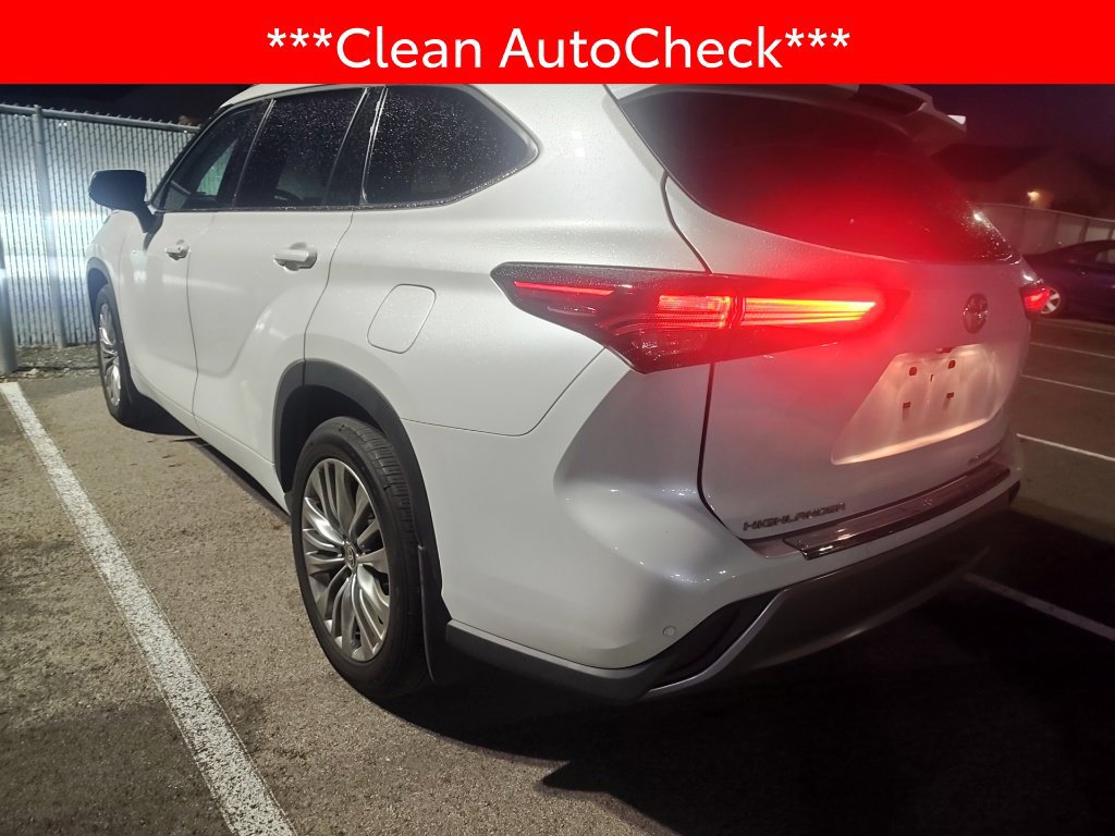 Used 2026 Toyota Highlander Platinum AWD/4WD image 4