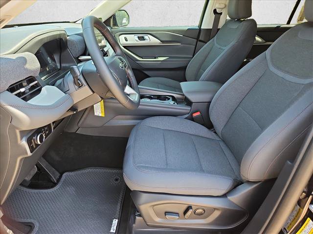 New 2026 Ford Explorer Active AWD/4WD image 4