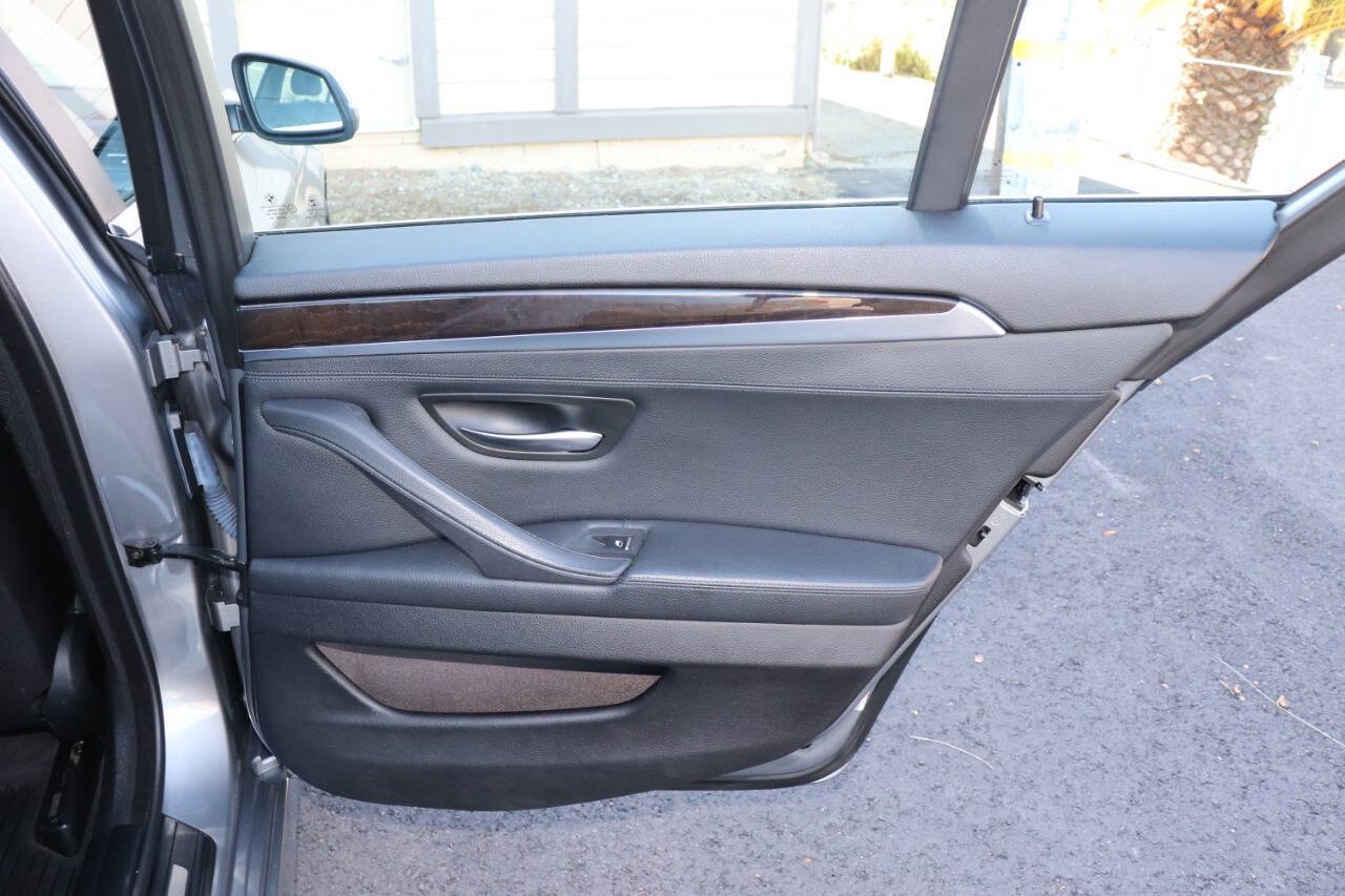 Used 2014 BMW 535d Sedan RWD image 36