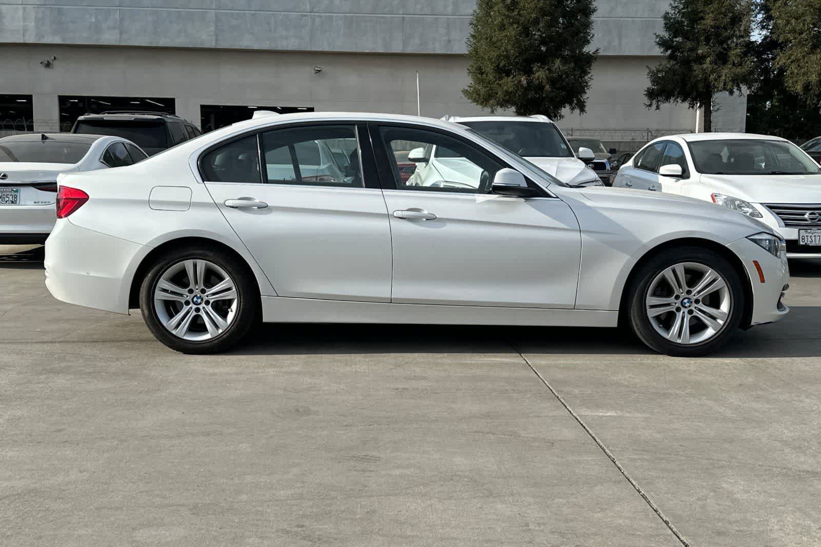 Used 2017 BMW 330i Sedan RWD image 9