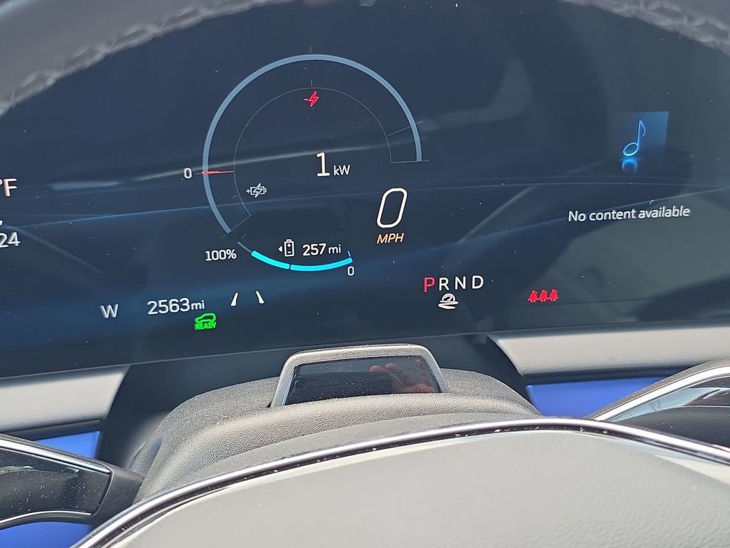 Used 2025 Cadillac Optiq Luxury 2 image 12