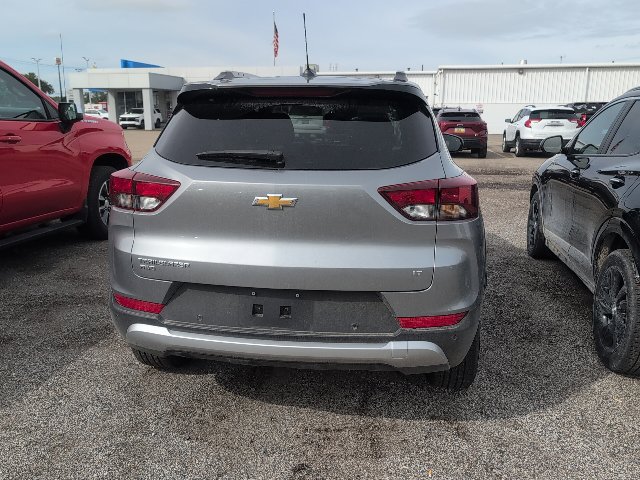 Used 2024 Chevrolet TrailBlazer LT w/ Driver Confidence Package AWD/4WD image 5