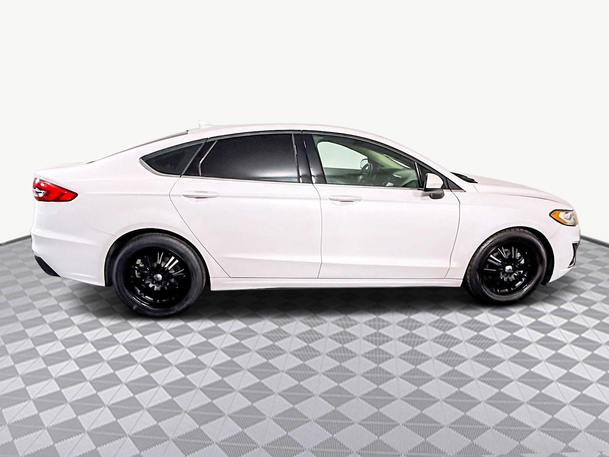 Used 2020 Ford Fusion SE image 11
